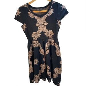 Romeo + Juliet Couture Sweater Dress Short Sleeve Crew Neck Fall Preppy Size S
